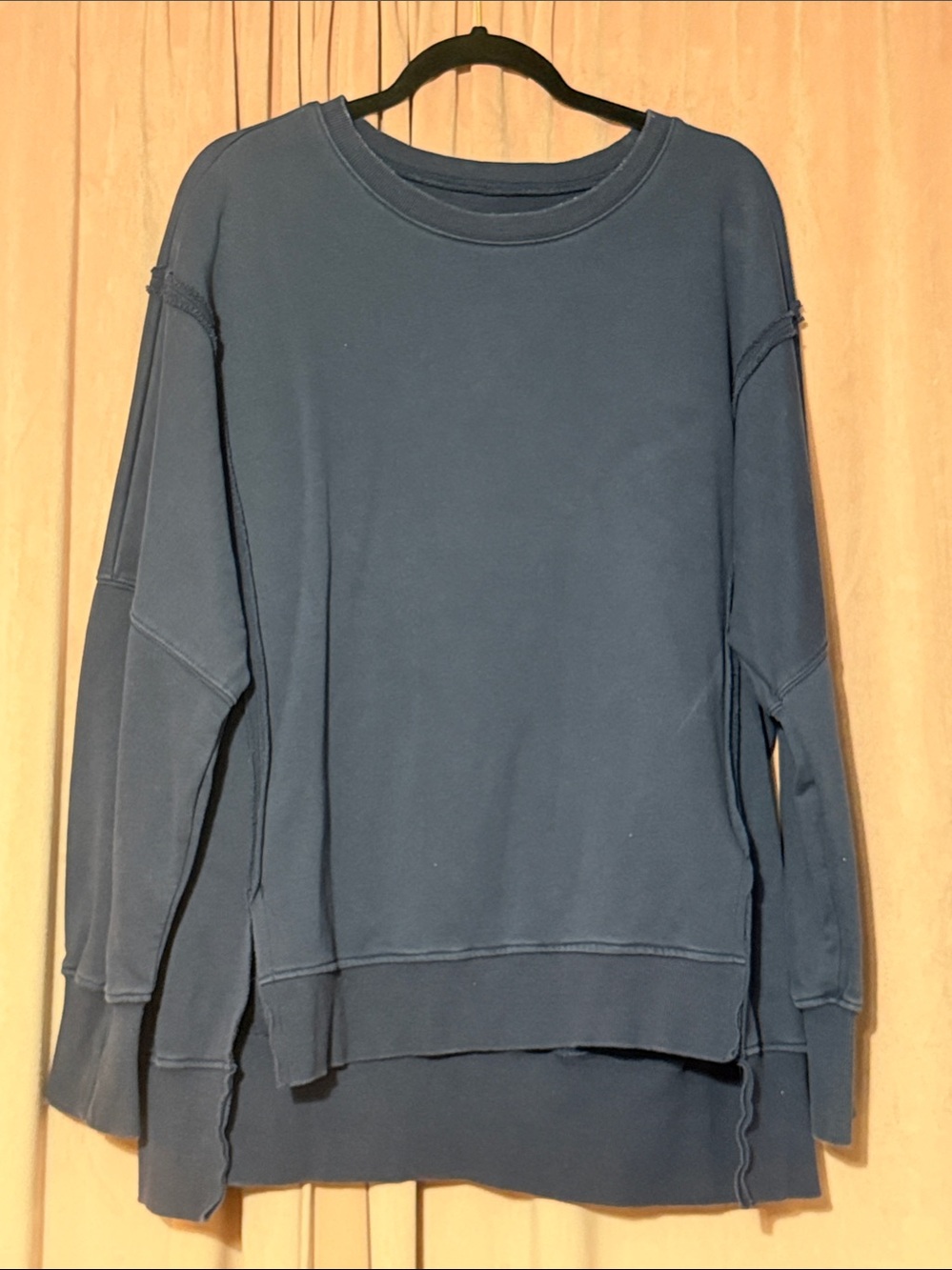 Relaxed Crewneck Sweatshirt in Slate Blue